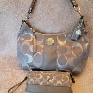 Authentic Coach Hobo Zip Shoulder Purse and Wallet (Set)